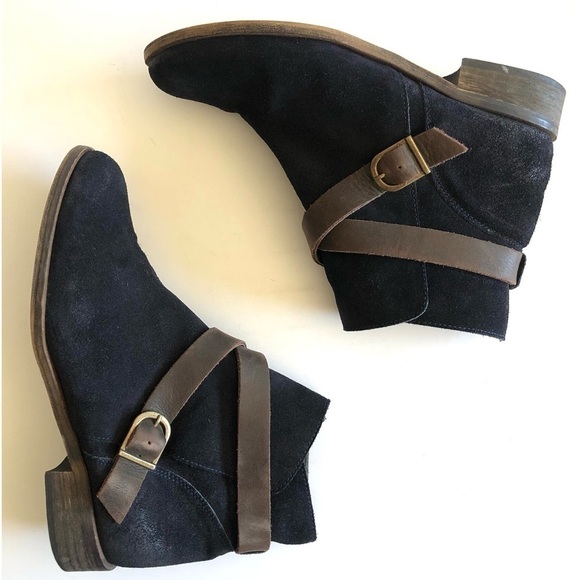 La Scarpa Suede Ankle Booties - Picture 8 of 16